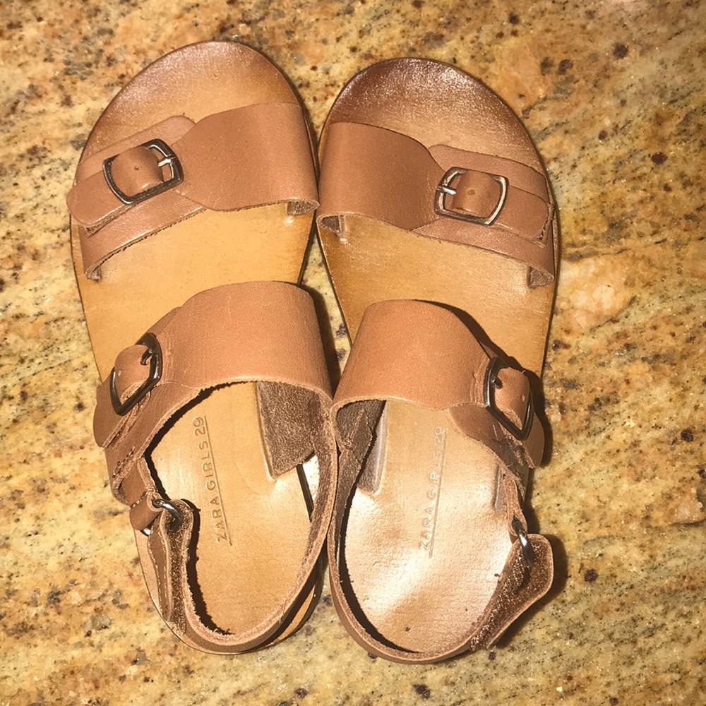 Zara girls gently worn sandals size 29